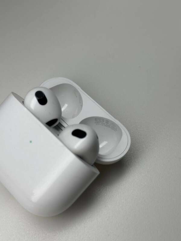 Наушники Apple AirPods 3 with Lightning Charging Case (MPNY3TY/A) (Б/В)  - Зображення 2