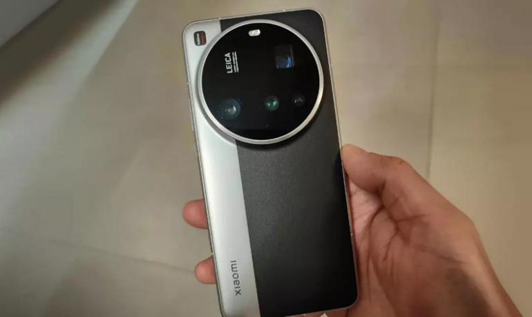 Майбутній Xiaomi 15 Ultra показали на відео в трьох кольорах